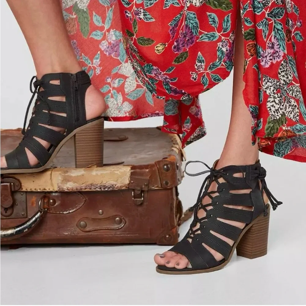 Farylrobin Libby Heeled Sandal - Size 10
New with tags - Picture 1 of 4